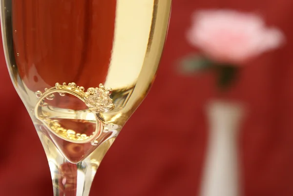 Schlägt mit Champagner — Stockfoto