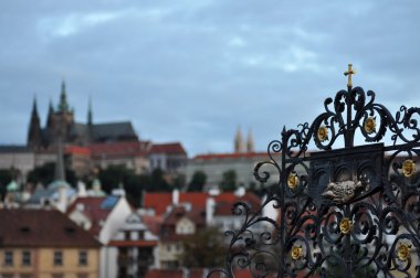 demir süs charles Bridge.