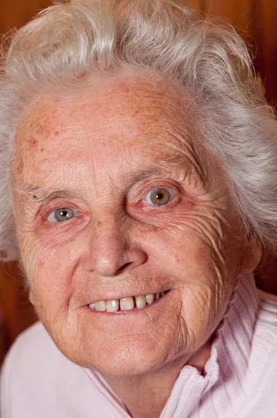 一个老年妇女的肖像 — 图库照片