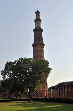 Qutub minar Kulesi