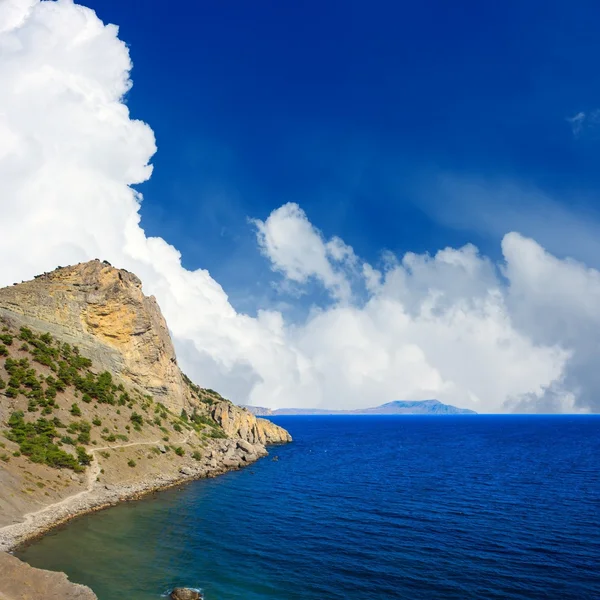 Landscape with mountain and sea — Stock Photo, Image