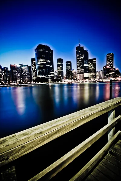 Brisbane Stadt bei Nacht lizenzfreie Stockbilder
