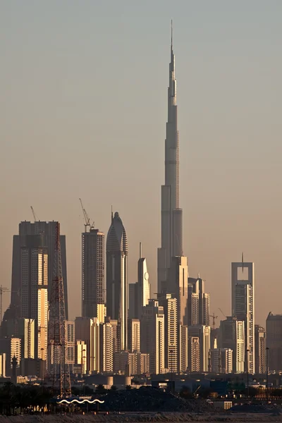 Dubai şehir silüetinin — Stok fotoğraf