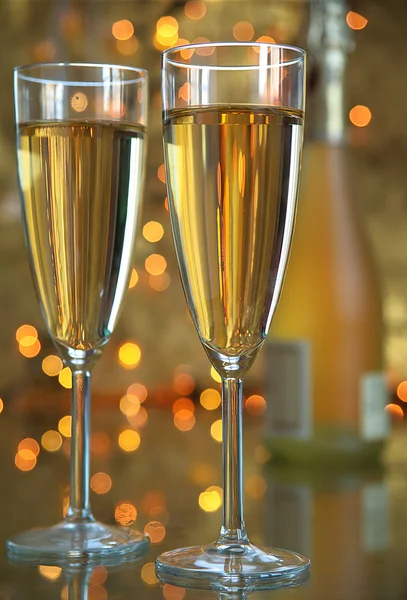 Champagne in bicchieri . — Foto Stock
