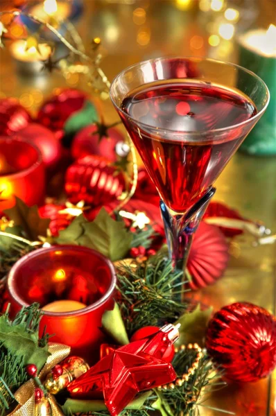 Nahaufnahme im Glas mit Rotwein. — Stockfoto