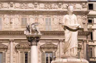 Piazza delle erbe bir verona