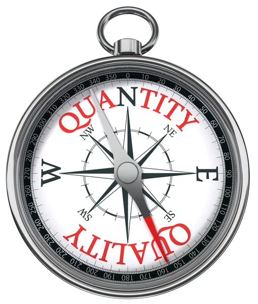 Bússola de conceito de qualidade versus quantidade — Fotografia de Stock