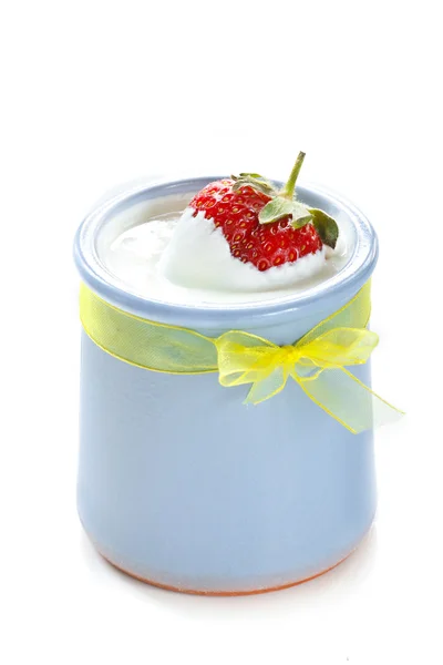 Yogurt with strawberry. — Stock Photo, Image