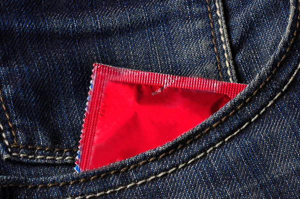 Kondom i ficka — Stockfoto