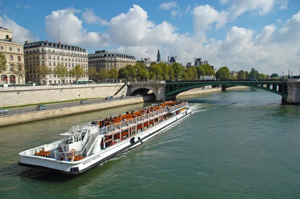 Paris, Fransa 'da Seine nehri — Stok fotoğraf