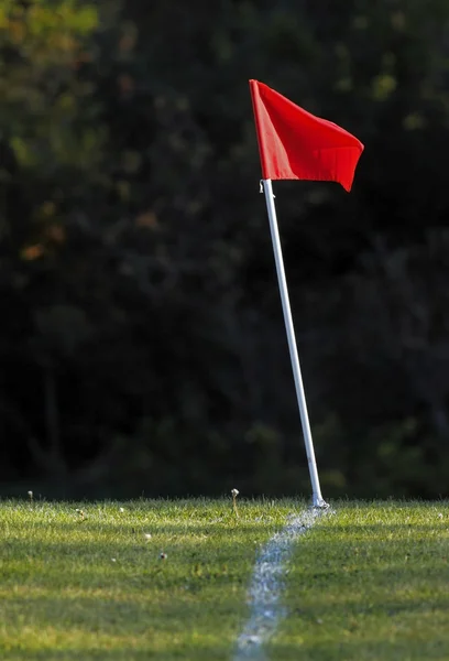 Sport hoek vlag veldlijn gras — Stockfoto
