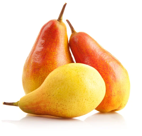 Verse peren vruchten geïsoleerd — Stockfoto