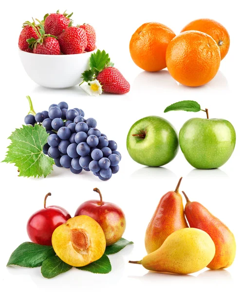 Set fresh fruits with green leaves — Stock Photo, Image