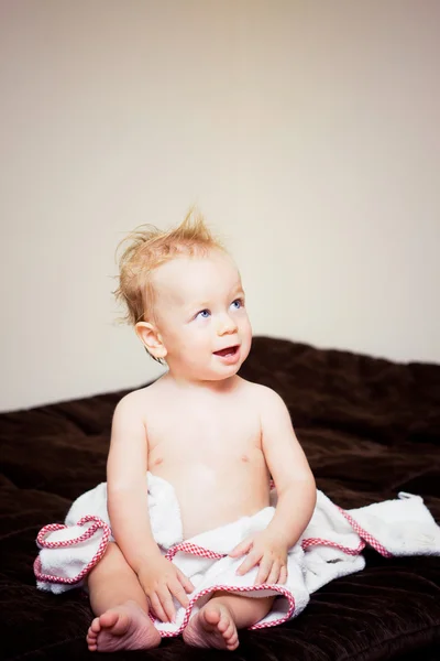 お風呂の後の赤ちゃん — ストック写真