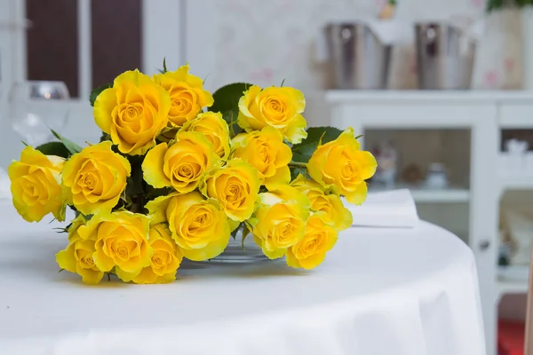 Bunch of yellow roses — Zdjęcie stockowe