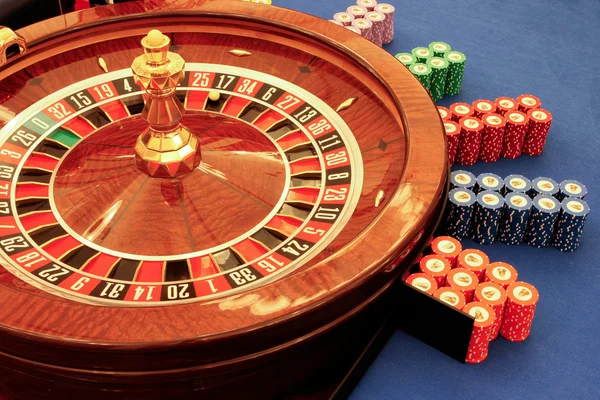 Mesa de ruleta en primer plano del casino — Foto de Stock