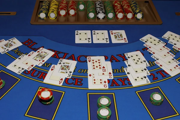 Casino - blackjack tafel — Stockfoto
