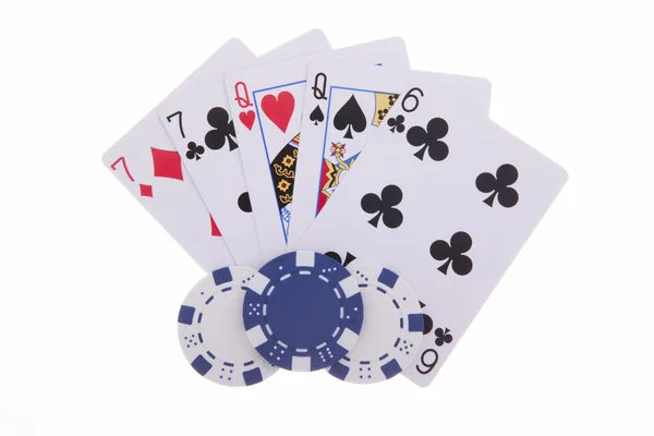 ポーカー用のチップと 2 つのペア — ストック写真