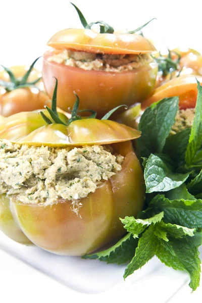 Gefüllte Tomaten mit Gemüse — Stockfoto