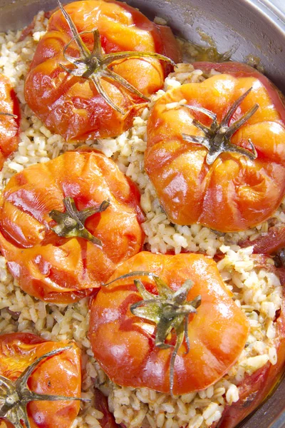 Pomidory nadziewane ryżem — Zdjęcie stockowe