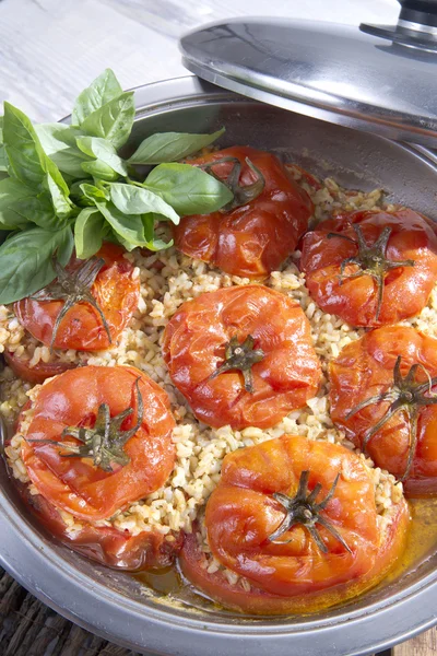 Tomates rellenos de arroz — Foto de Stock