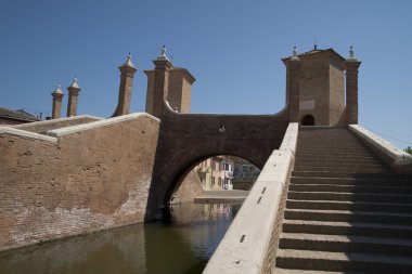 Comacchio üç köprüler