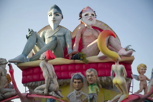 Карнавал Виареджо в Италии — стоковое фото