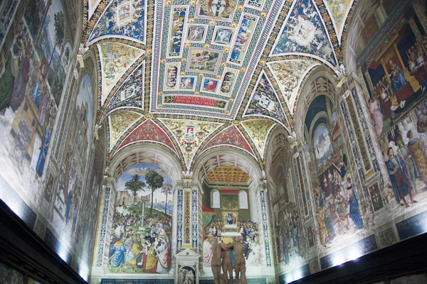 Baptisterium van de katholieke kerk, — Stockfoto