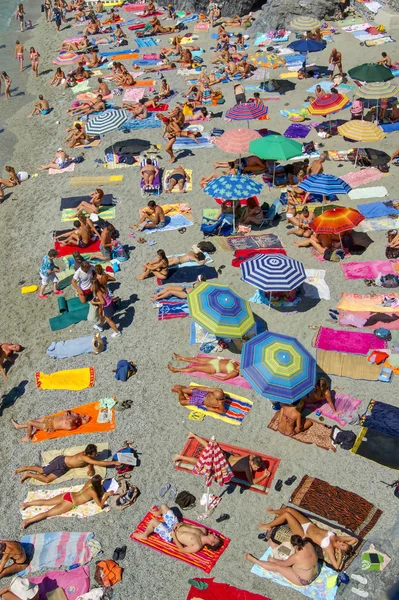 Zatłoczonej plaży — Zdjęcie stockowe