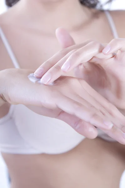 Crema e cura delle mani — Foto Stock