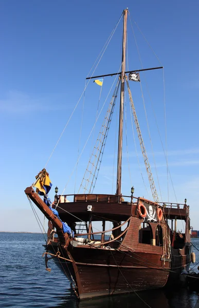 Piratical фрегат — стокове фото