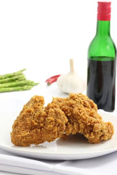 Fritto di pollo isolato su sfondo bianco — Foto Stock