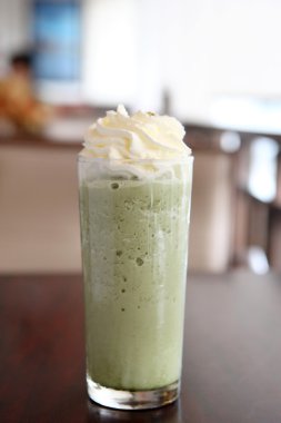 yeşil çay smoothie