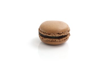 Macaron beyaz arkaplanda izole edildi