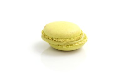 Macaron beyaz arkaplanda izole edildi