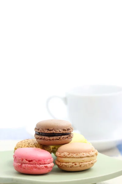 Macaron isolato su sfondo bianco — Foto Stock