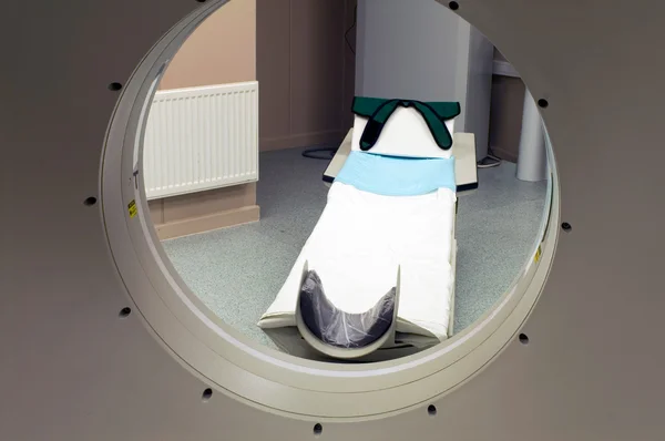 Tomograph in the hospital (view through) — Stock Photo, Image