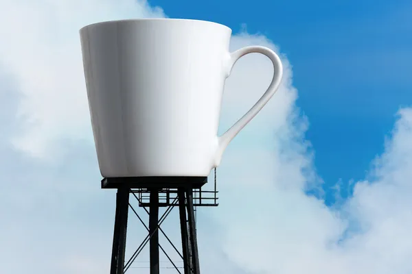 Torre gigantesca del serbatoio della tazza di caffè — Foto Stock