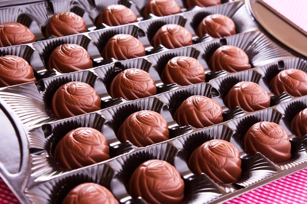 ボックスにチョコレート — ストック写真