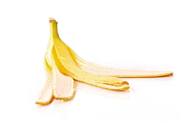 Casca de banana no fundo branco — Fotografia de Stock