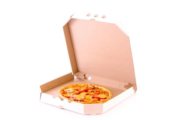 सफेद पर अलग बॉक्स में स्वादिष्ट पिज्जा — स्टॉक फ़ोटो, इमेज