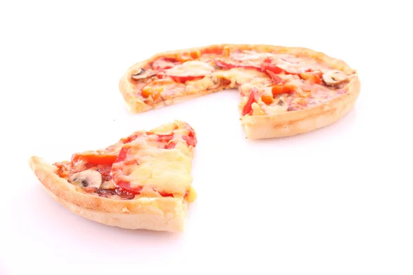 Ízletes pizza elszigetelt fehér — Stock Fotó