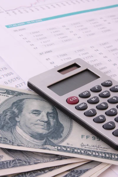 Einige finanzielle Dinge - Taschenrechner, Geld, Ziffern, Diagramme — Stockfoto