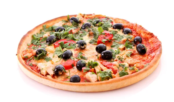 Leckere Pizza mit Oliven isoliert auf weiß — Stockfoto