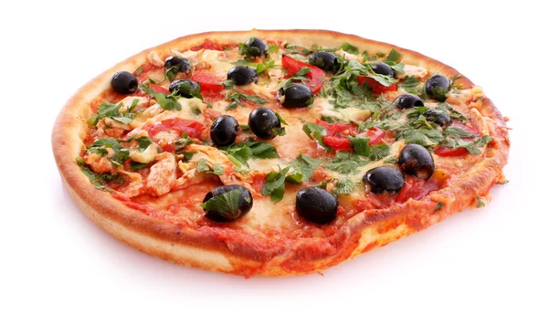 Chutná pizza s olivami izolovanými na bílém — Stock fotografie