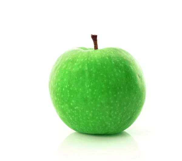 Zielone jabłko izolowane na białym — Zdjęcie stockowe