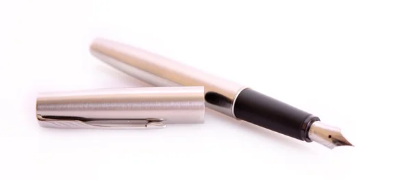 Fecho da caneta sobre branco — Fotografia de Stock