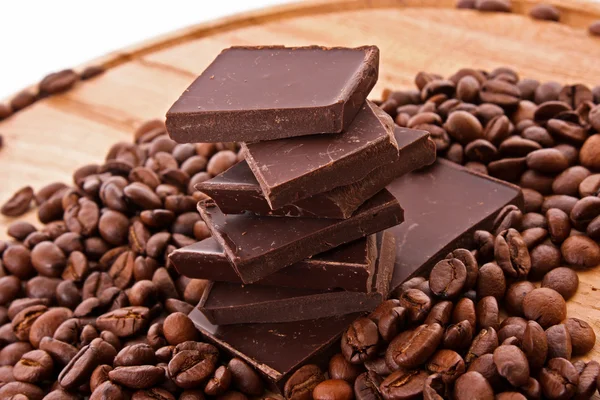 Chocolate y granos de café —  Fotos de Stock