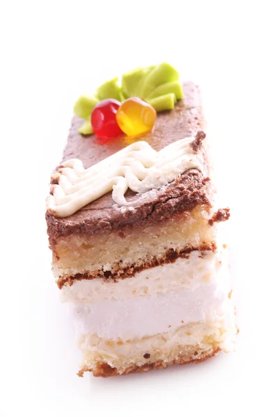 Gâteaux sucrés isolés sur blanc — Photo