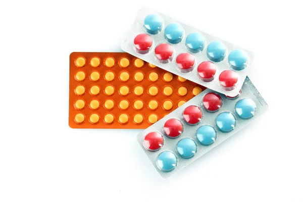 Tabletten isoliert auf weiß — Stockfoto